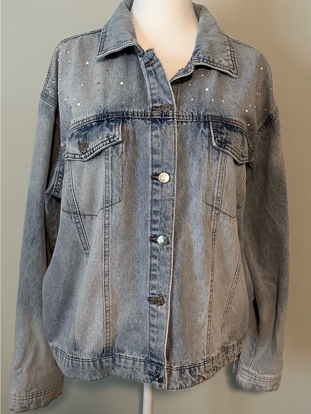 Maurices Pearl Rhinestone Embellished Denim Jacket Light Wash XL NWOT